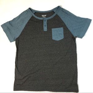 Mossimo one pocket Henley Mens t shirt size large
